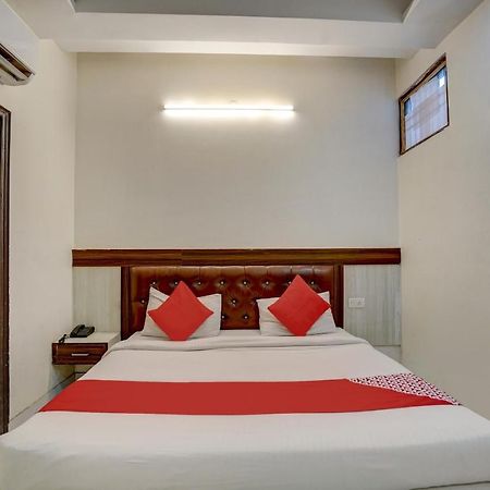 Oyo 78981 The Diamond Nest Νόιντα Εξωτερικό φωτογραφία