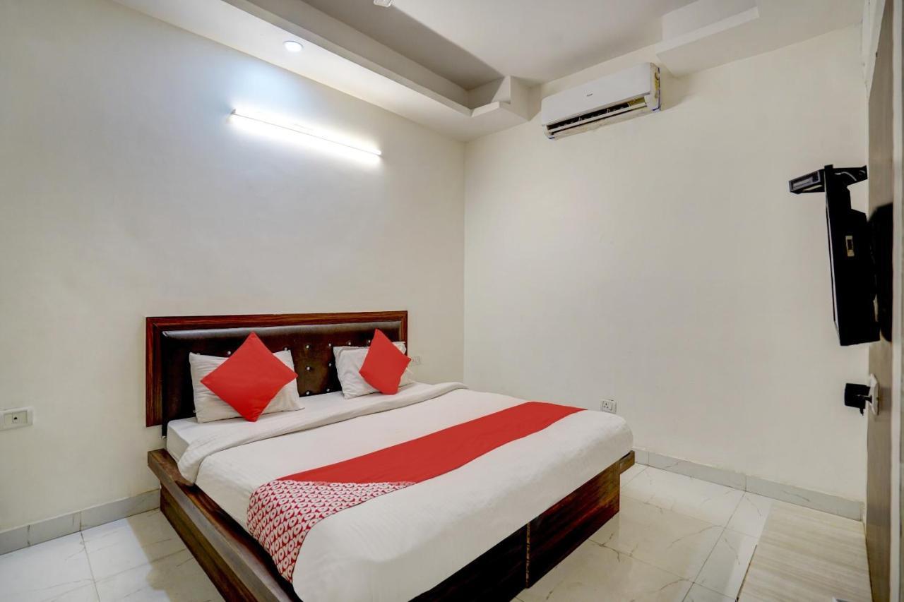 Oyo 78981 The Diamond Nest Νόιντα Εξωτερικό φωτογραφία