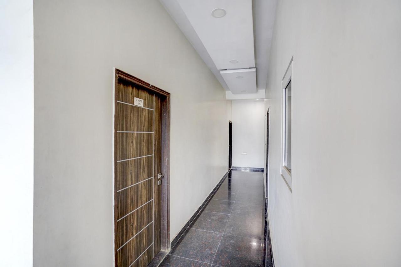 Oyo 78981 The Diamond Nest Νόιντα Εξωτερικό φωτογραφία