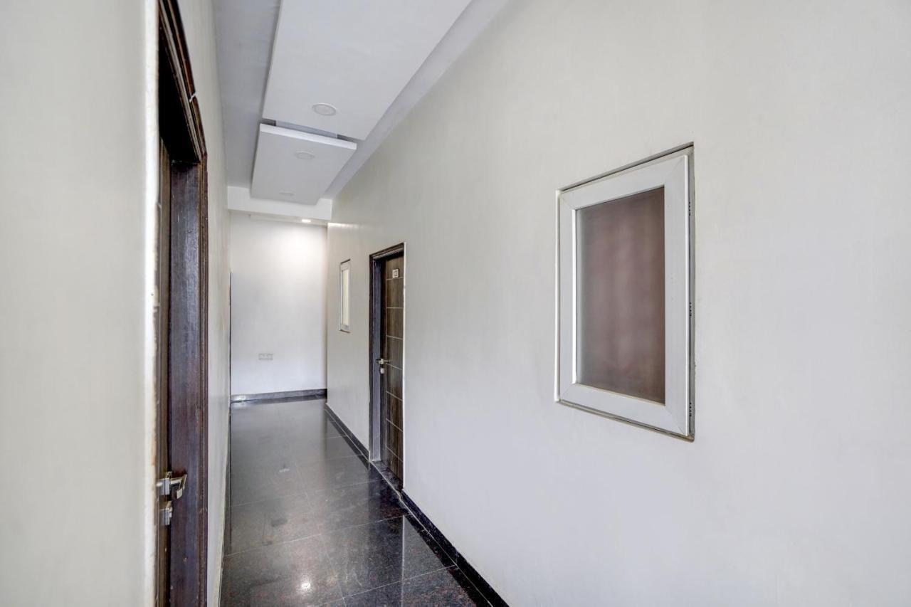 Oyo 78981 The Diamond Nest Νόιντα Εξωτερικό φωτογραφία