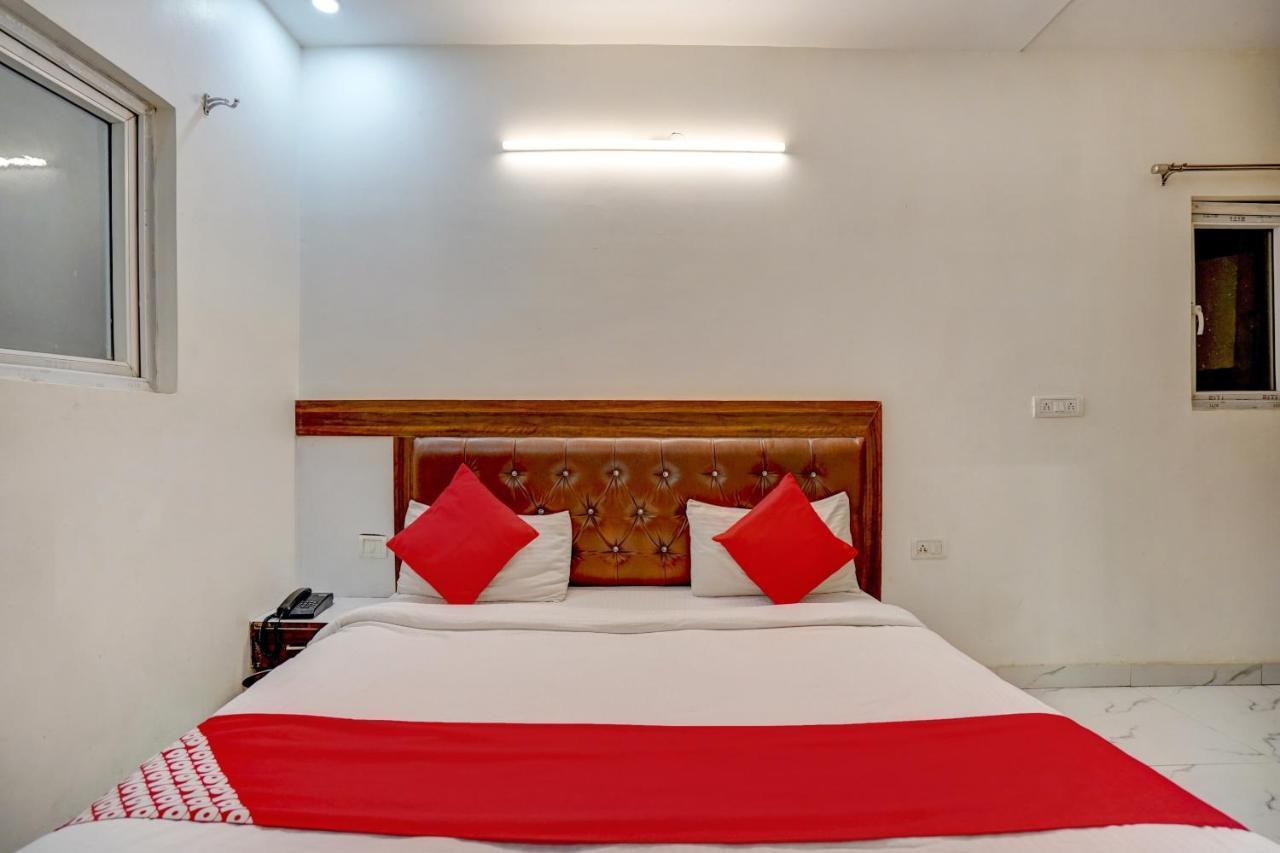 Oyo 78981 The Diamond Nest Νόιντα Εξωτερικό φωτογραφία