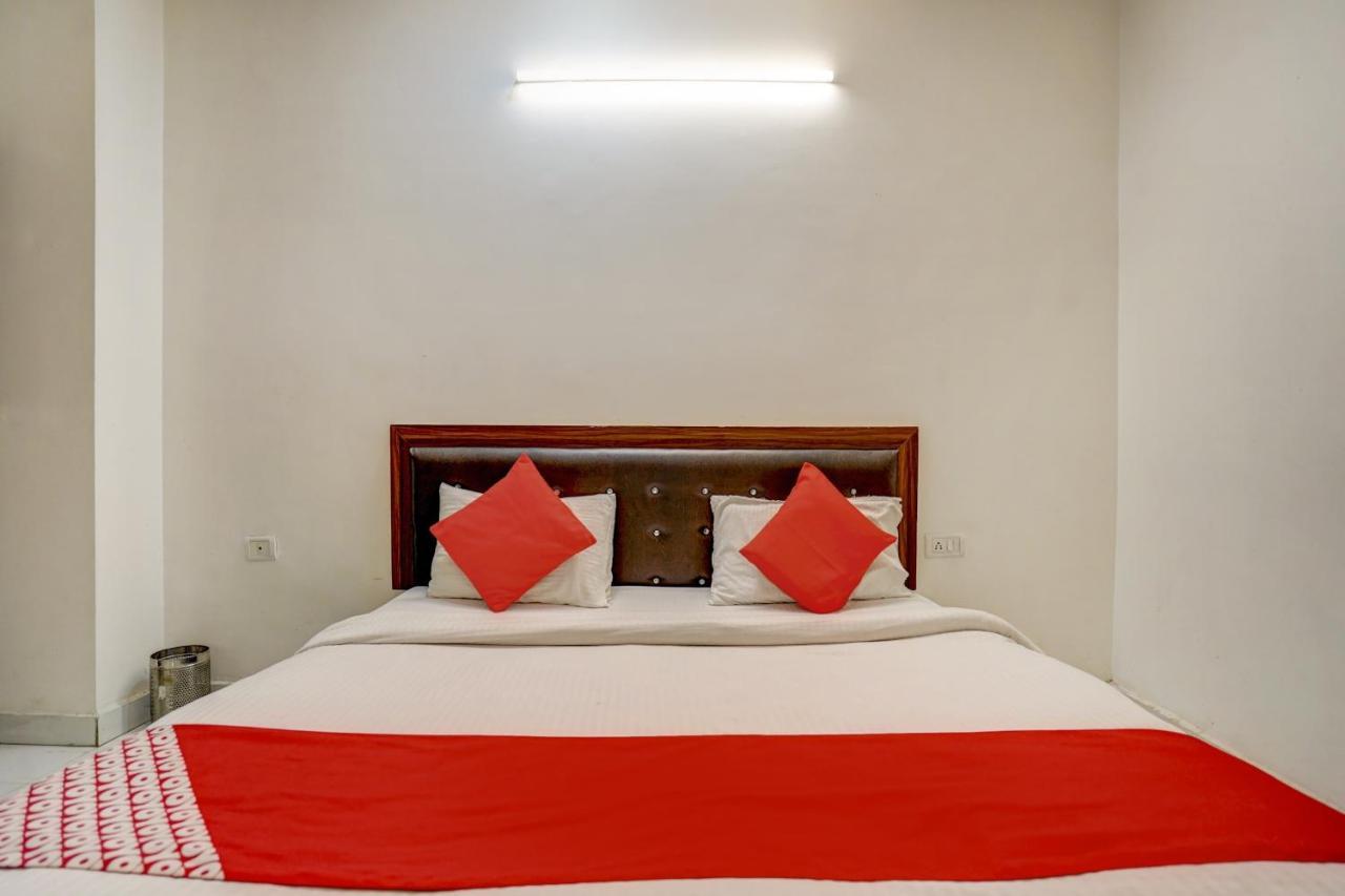 Oyo 78981 The Diamond Nest Νόιντα Εξωτερικό φωτογραφία